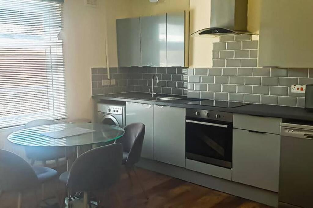 Evo C-Gravesend 1 Bedroom Flat 2 Min Walk To Station & Town Centre Exterior foto